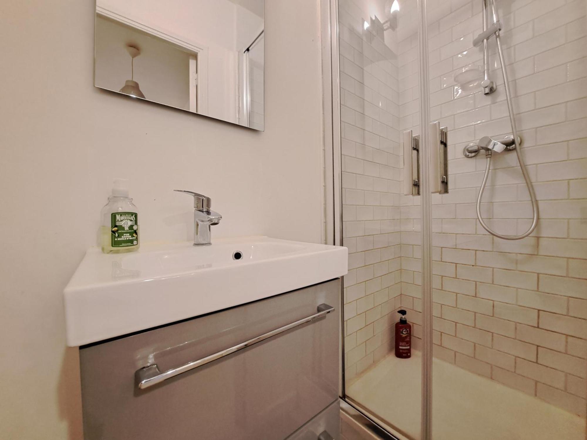 Apartamento Ochorios, Studio Cosy Reims Exterior foto