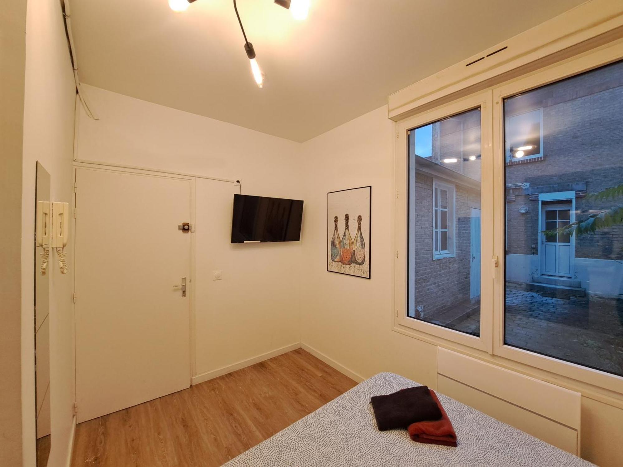 Apartamento Ochorios, Studio Cosy Reims Exterior foto